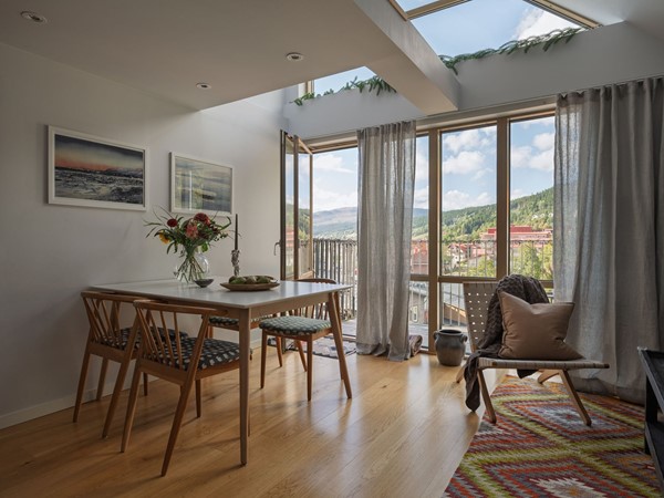 Matplats i vardagsrummet